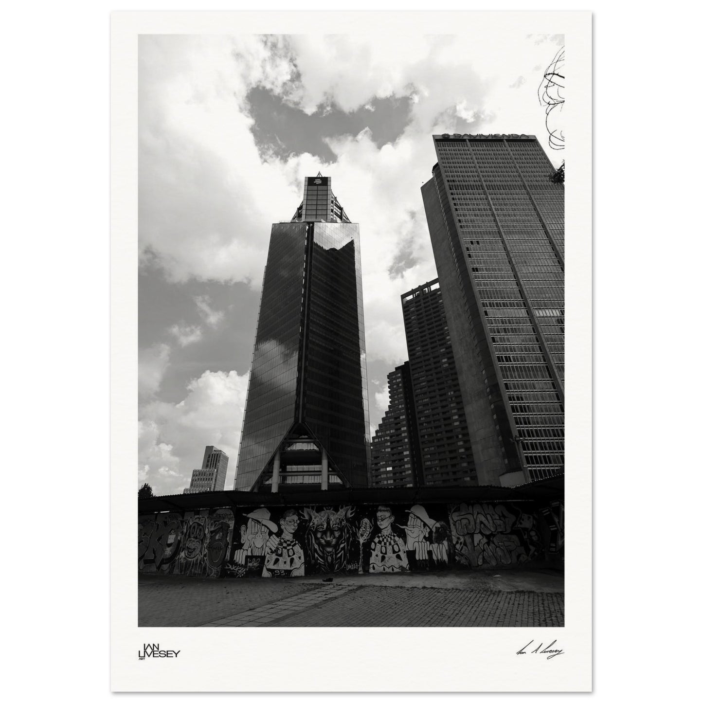 052299f0-9cb5-4dbb-b4e7-1797f05d5144