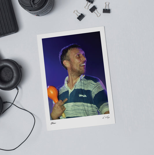 Bez giving the 'Bird' on stage - Limited Edition Prints