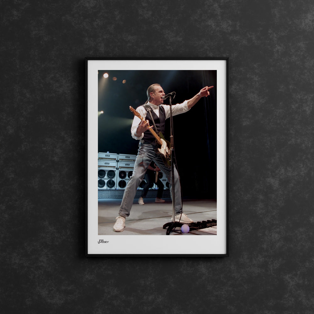 Francis Rossi points on Stage - Limited Edition Prints